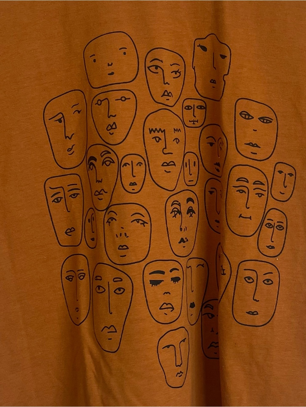 Abstract faces tee